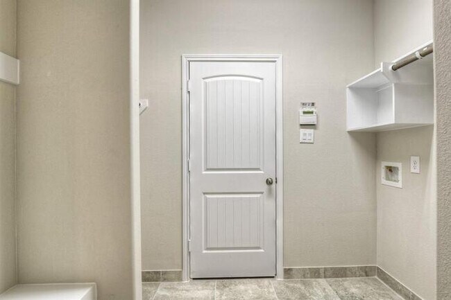 Building Photo - Laurel Glen - 20814 Bradley Gardens Dr, Sp...