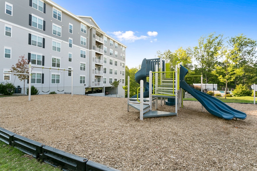 ABBEY WOODS Danbury, CT Apartment Finder