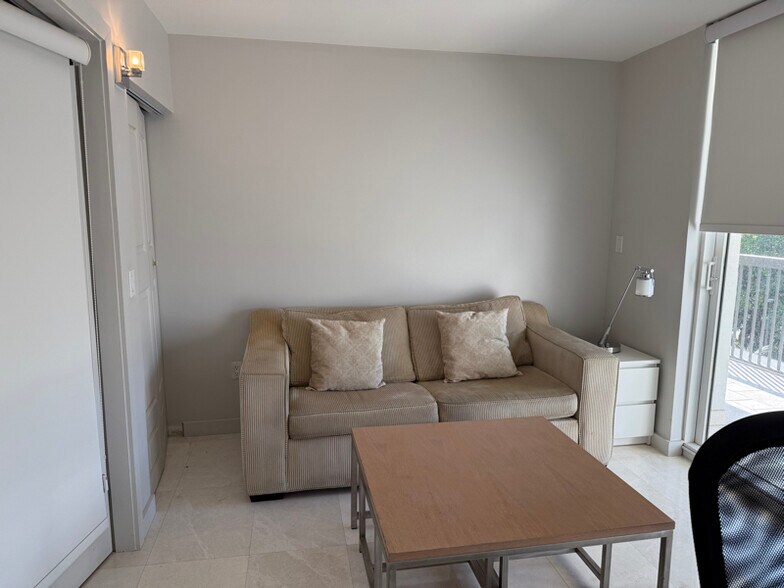 Building Photo - 2333 Brickell Ave