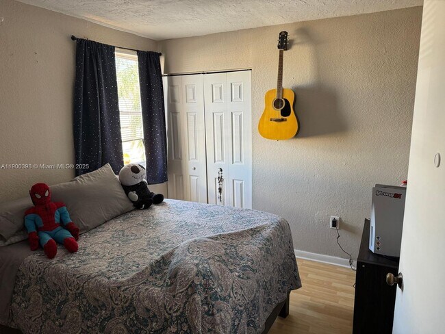 Building Photo - 4515 SW 68th Ct Cir