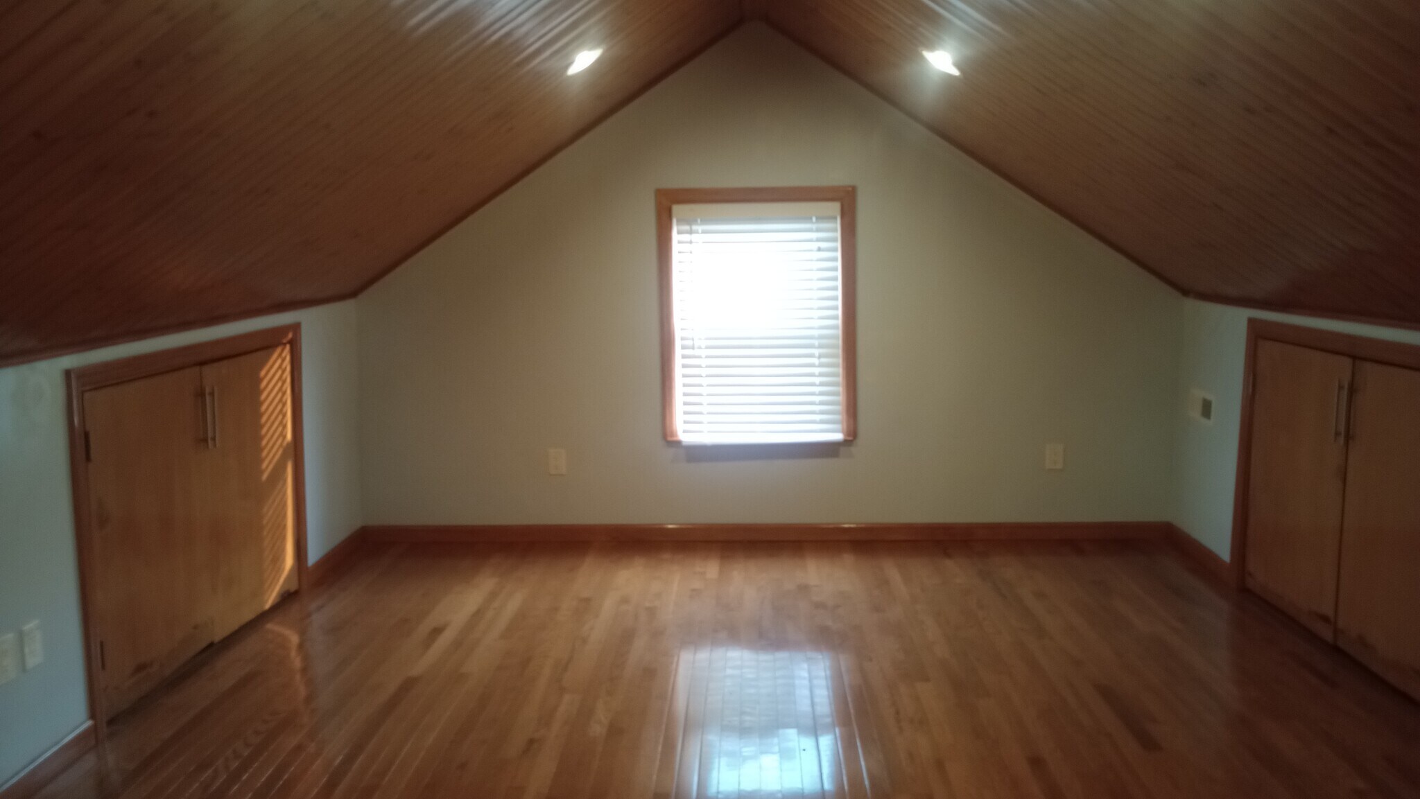 Building Photo - 12 Hillside Ave