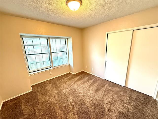 Building Photo - 6010 Hollyleaf Dr