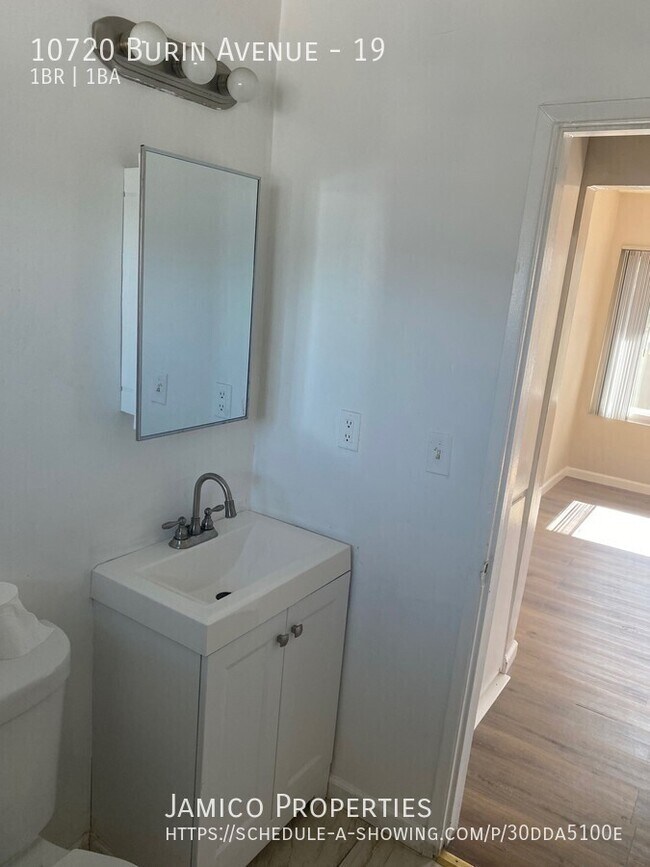 Building Photo - 10720 S Burin Ave