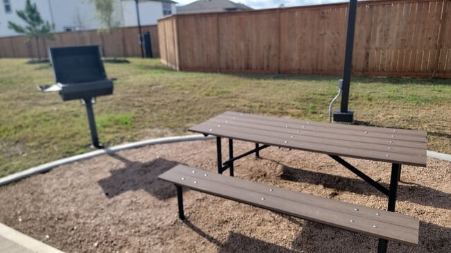 Building Photo - 6085 Majestic Crk Trl