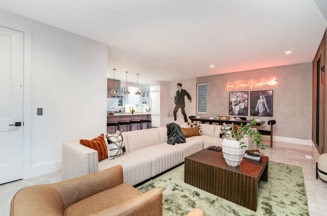 Building Photo - 48 Fern Ave