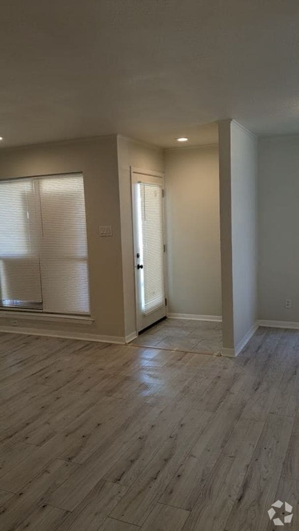 Building Photo - 1005 W MLK #B