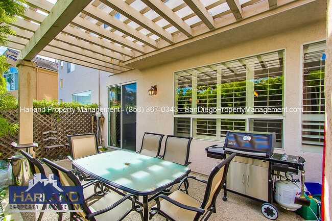 Building Photo - 5540 Renaissance Ave