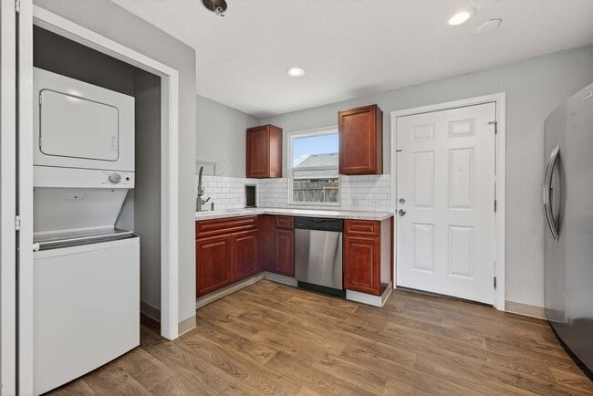 Building Photo - Ryde LLC