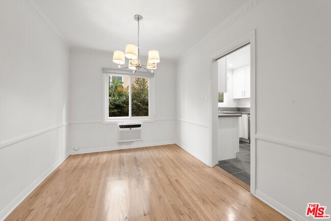 Building Photo - 1208 N Crescent Heights Blvd