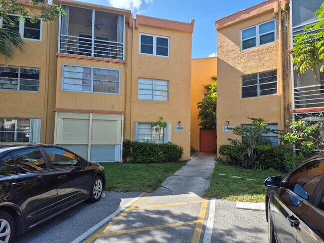 Building Photo - 4304 NW 9th Ave