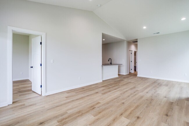 Building Photo - Brand New Long Beach Community