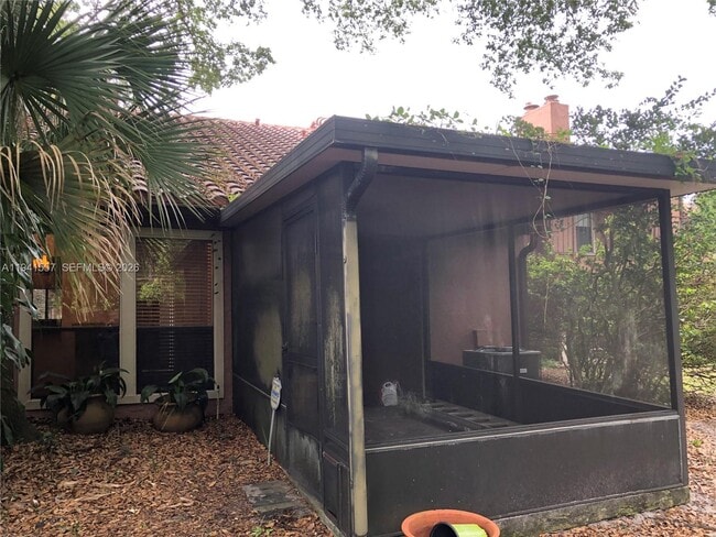 Building Photo - 685 Grenadine Ct