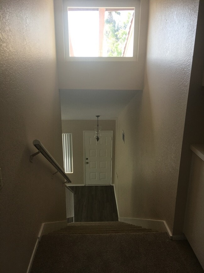 Building Photo - Stunning 5-Bedroom Home for Rent in Desirable Corona Neighborhood!