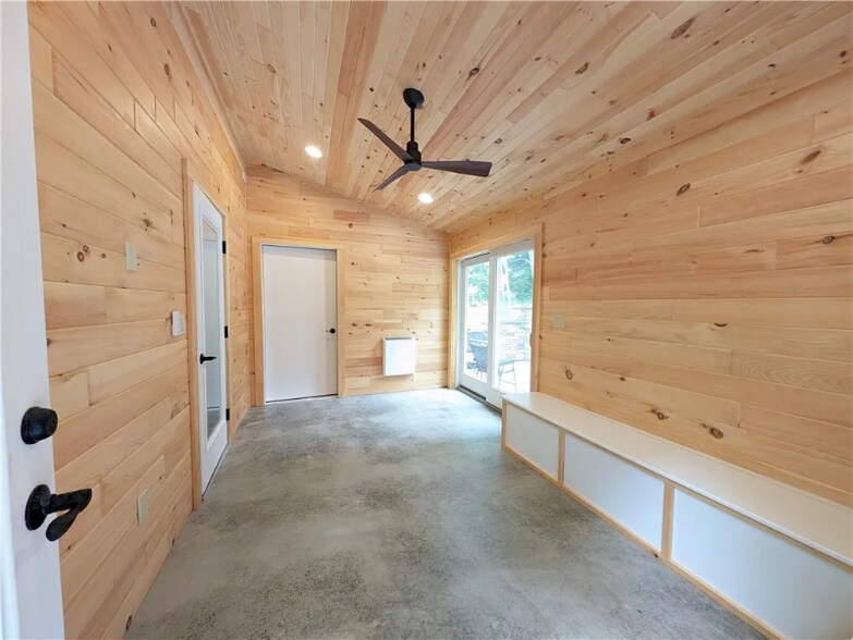 Building Photo - 193 Phoenix Mills Rd