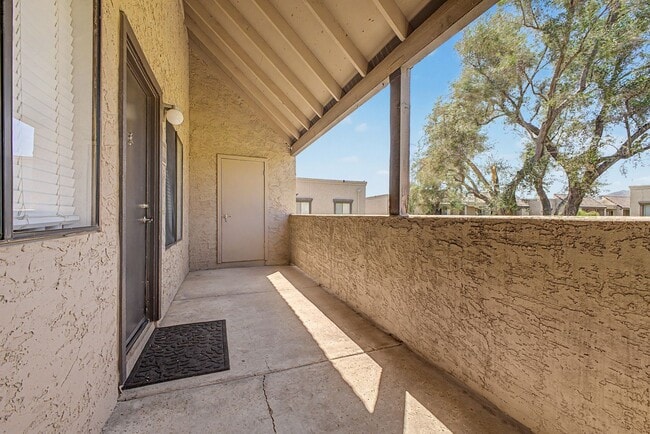 Building Photo - 5995 N 78th St