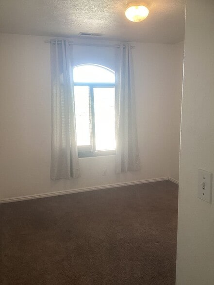 Building Photo - 2761 E 350 N