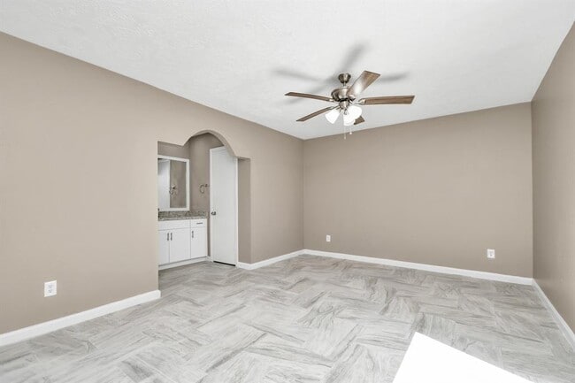 Building Photo - 13734 Cologne Dr
