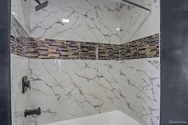 Building Photo - 671 Clairmount Ave