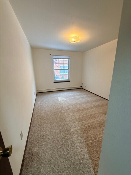 Building Photo - 4333 N Oakland Ave