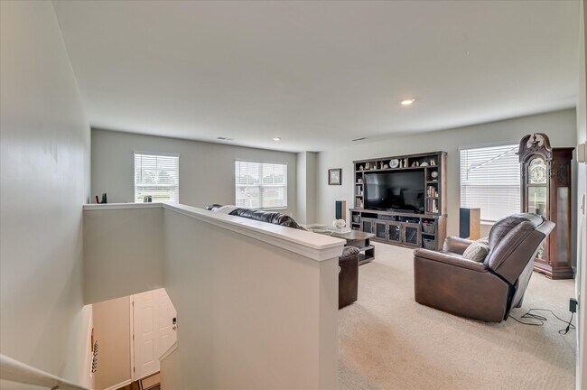 Building Photo - 7046-7046 Sideboard Xing