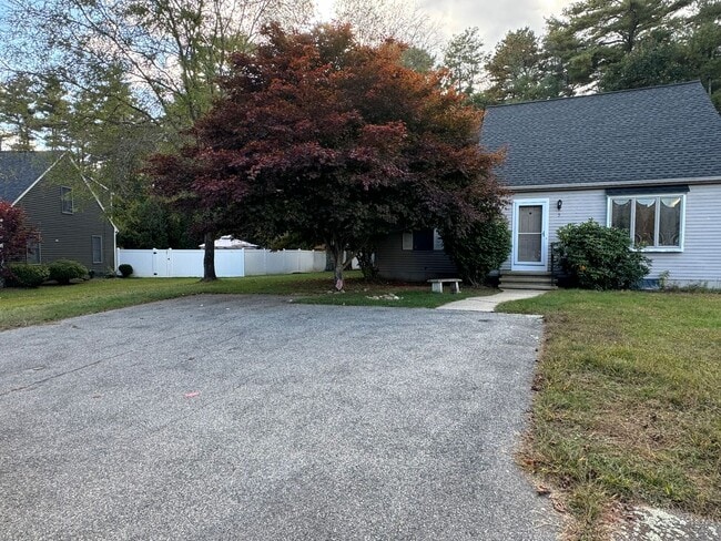 Building Photo - Private Home | 3 Bedroom 2 Bathroom | Huge...