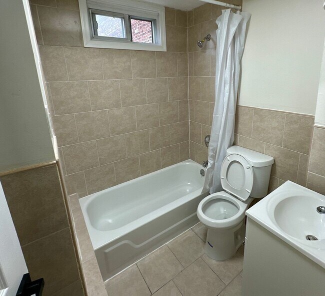 Building Photo - 145 Park Ave