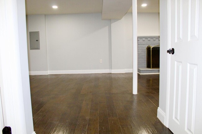 Building Photo - 5707 Alan Dr