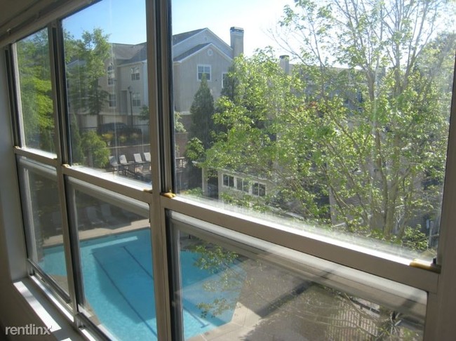 Building Photo - 1 br, 1 bath Condo - 2312 River Green Drive