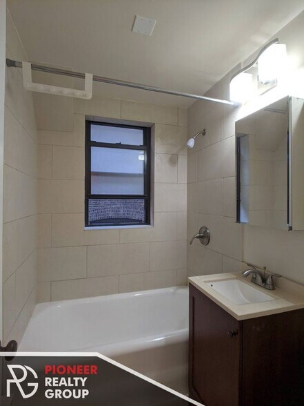 Building Photo - 612 W Patterson Ave