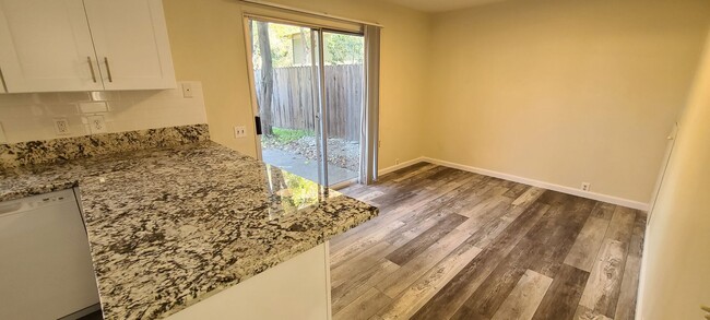 Building Photo - Remodeled Large 4 Bedroom 2 Bath Condo  in...