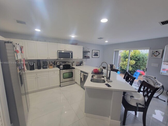 Building Photo - 11612 NW 51st Terrace