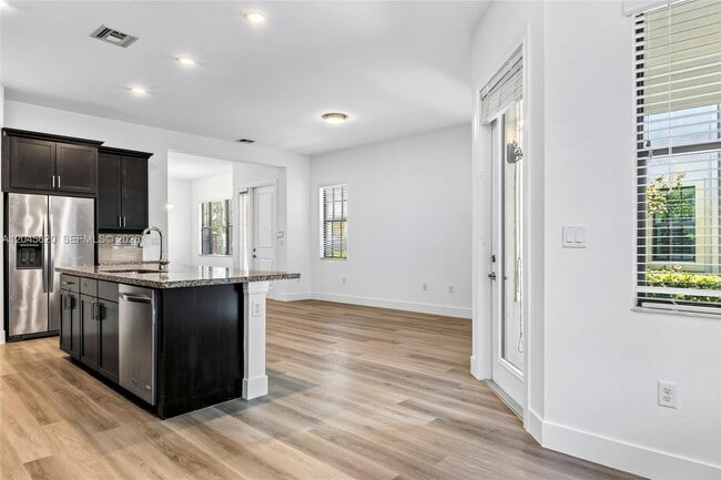 Building Photo - 142 SW 127th Terrace