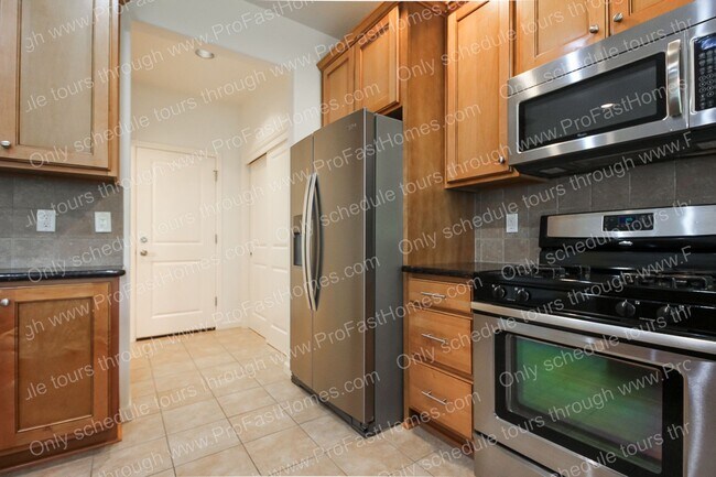 Building Photo - 13640 SE Madena Way