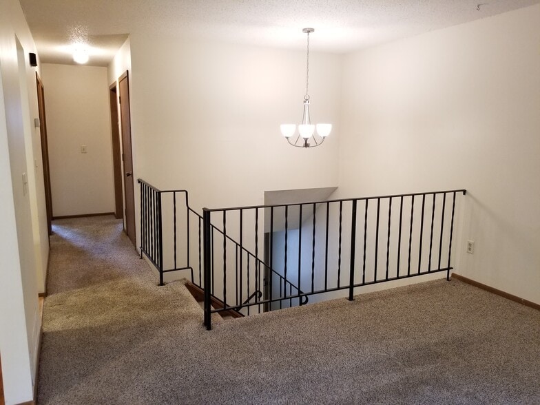 Building Photo - 220 Leighton Dr