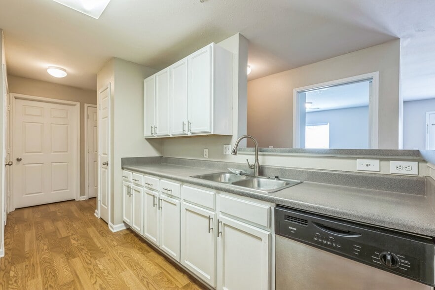 Building Photo - Point at Fairview