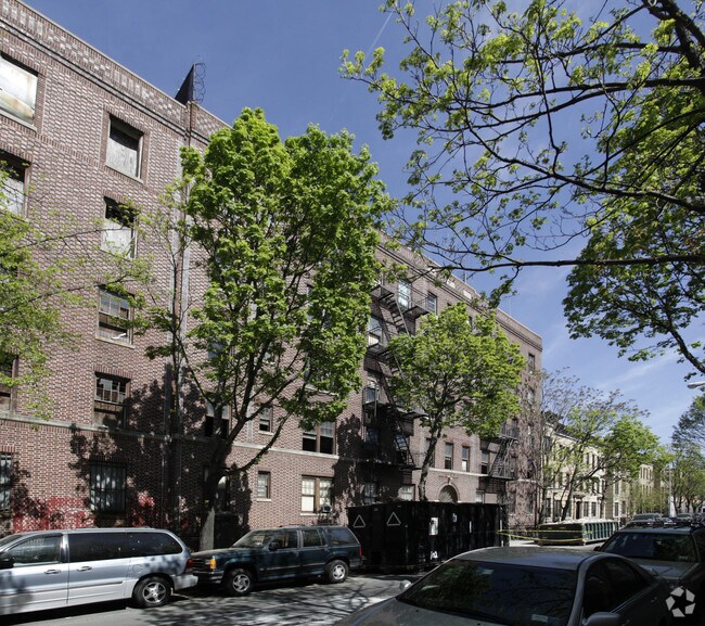 Building Photo - 1625 PUTNAM AVE