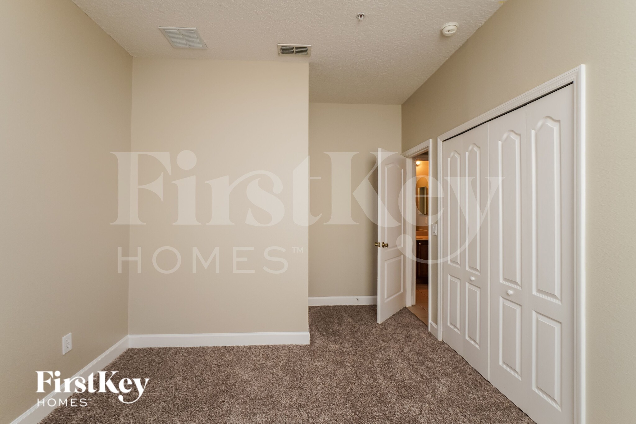 Building Photo - 9885 Moss Rose Way
