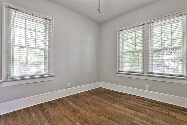 Building Photo - 864 Charles Allen Dr NE