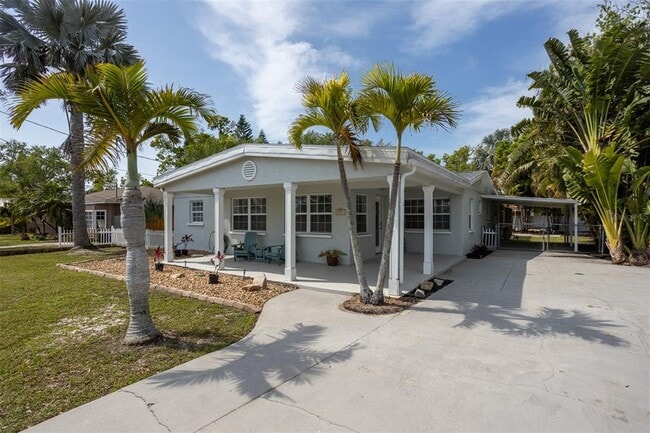 Building Photo - 711 Bayshore Dr