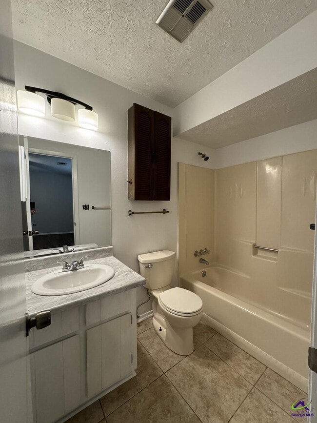 Building Photo - 107 Turtle Creek Dr