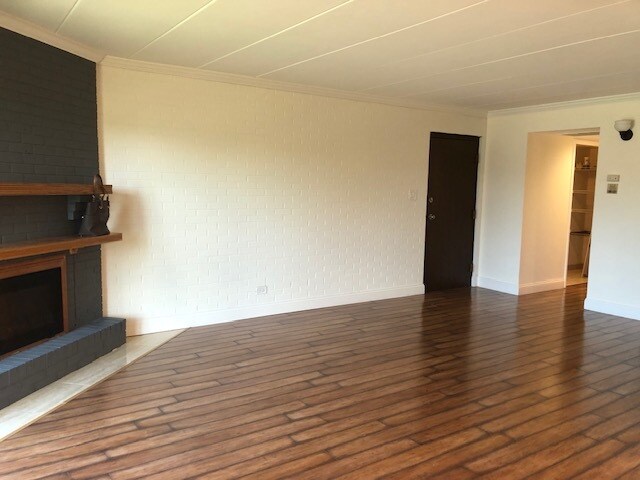 Living Room - 11345 S Roberts Rd