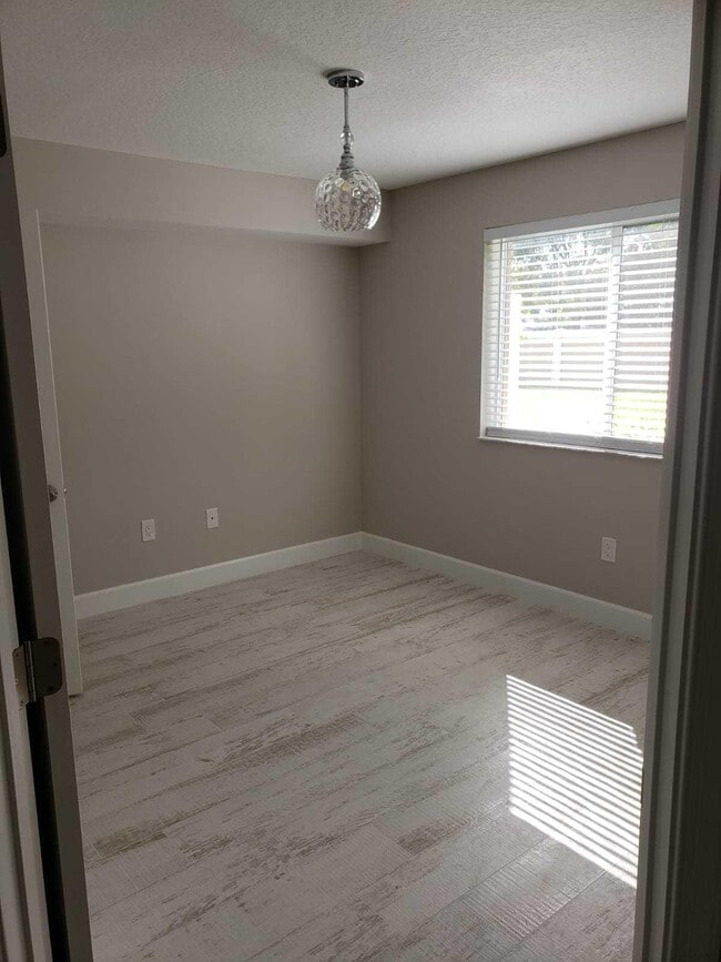 Building Photo - 3512 Briar Bay Blvd