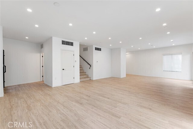 Building Photo - 913 Hilldale Ave