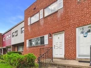 Building Photo - 3 Bedroom in Harrisburg