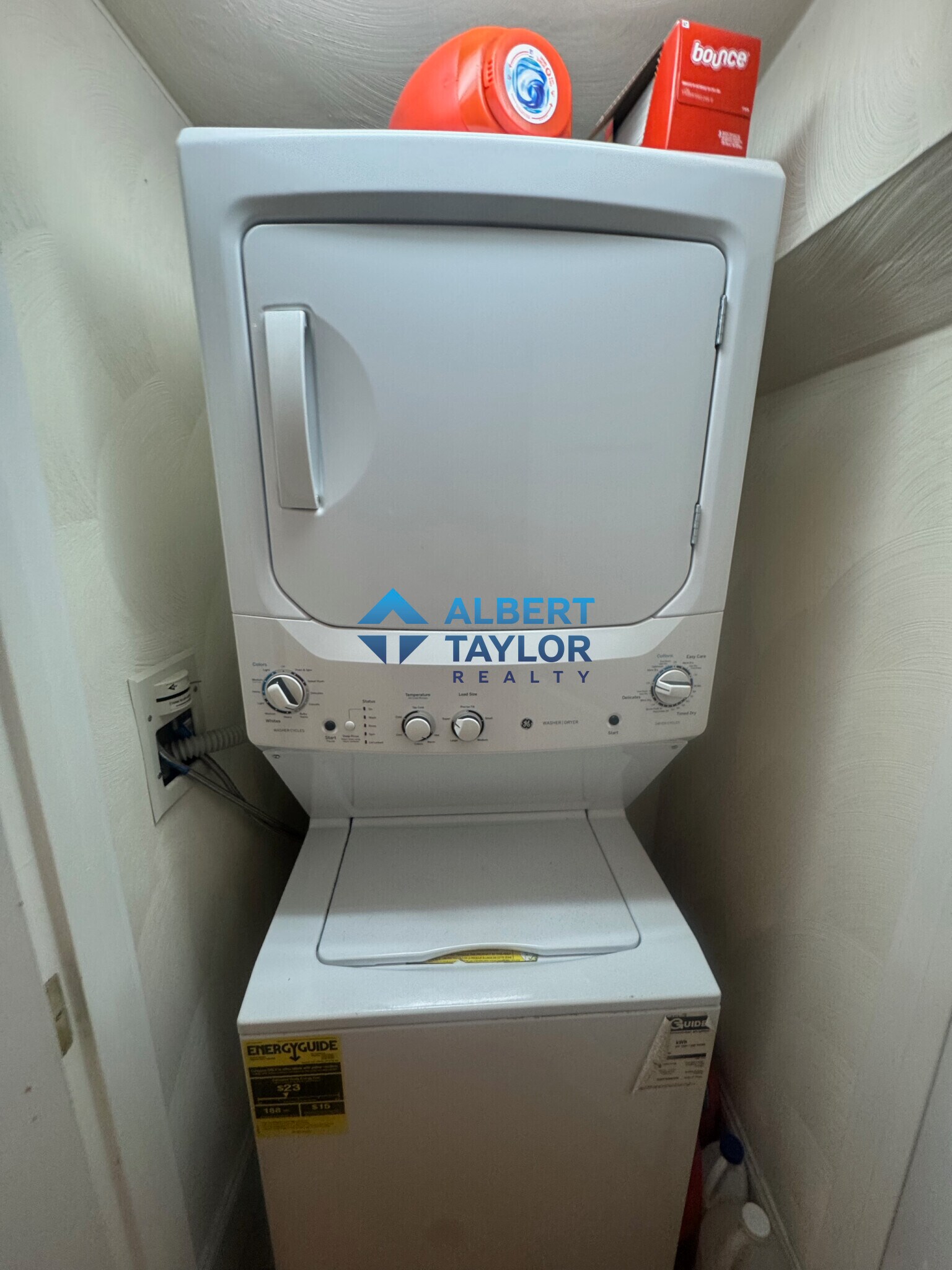 Building Photo - 10 Selkirk Rd