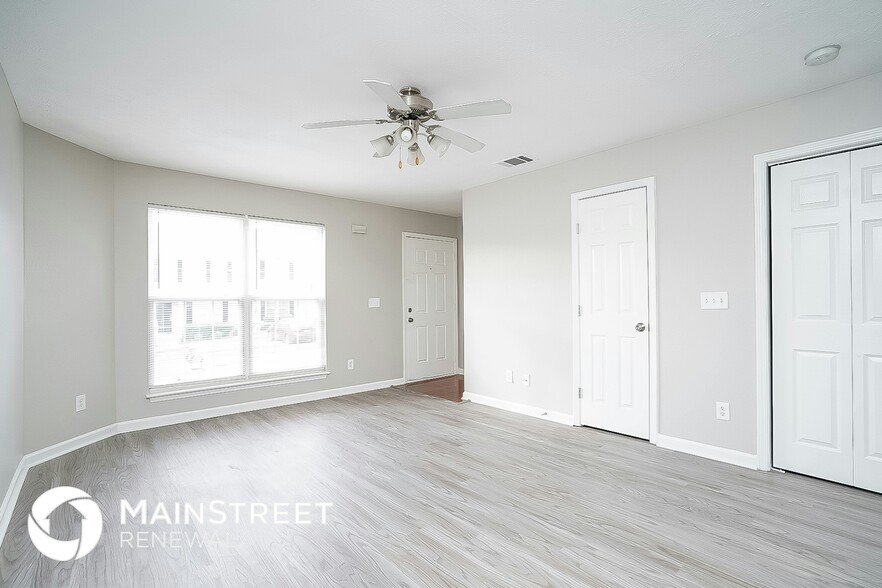 Building Photo - 6030 Cullen Dr
