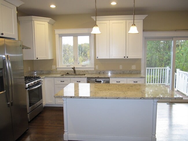 Building Photo - 15 Hialeah Ln