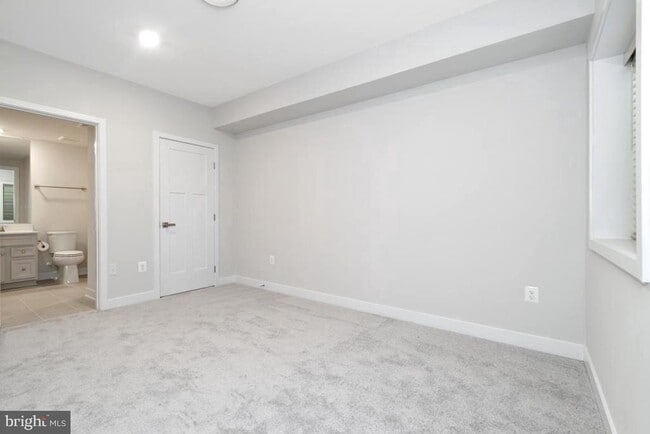 Building Photo - 11003 Resort Road