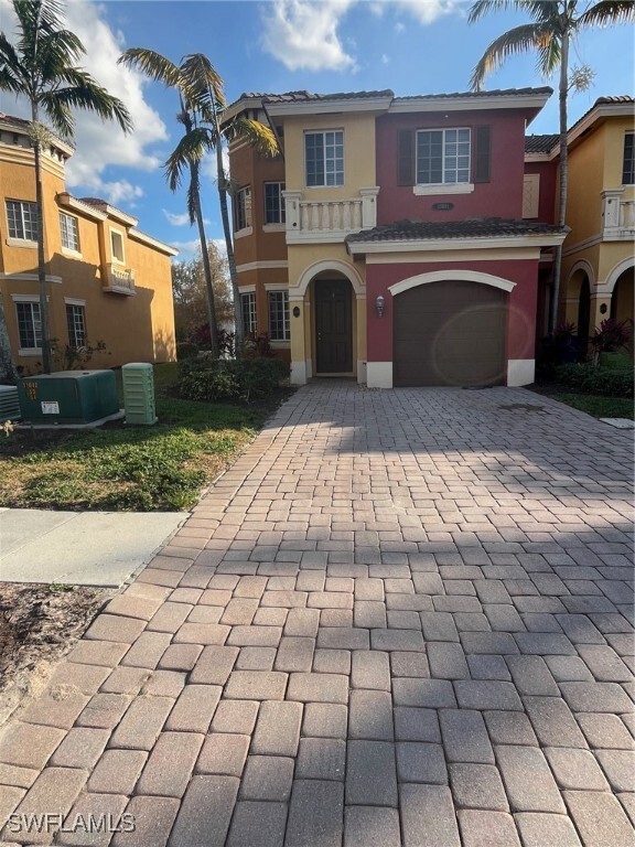 Building Photo - 10201 Olivewood Way