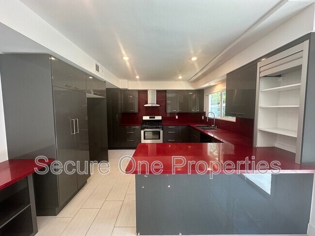 Building Photo - 4654 Galendo St